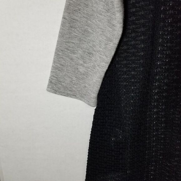 Gawdy Me Gray & Black Hi-Low Knit Top‎ - Picture 7 of 9